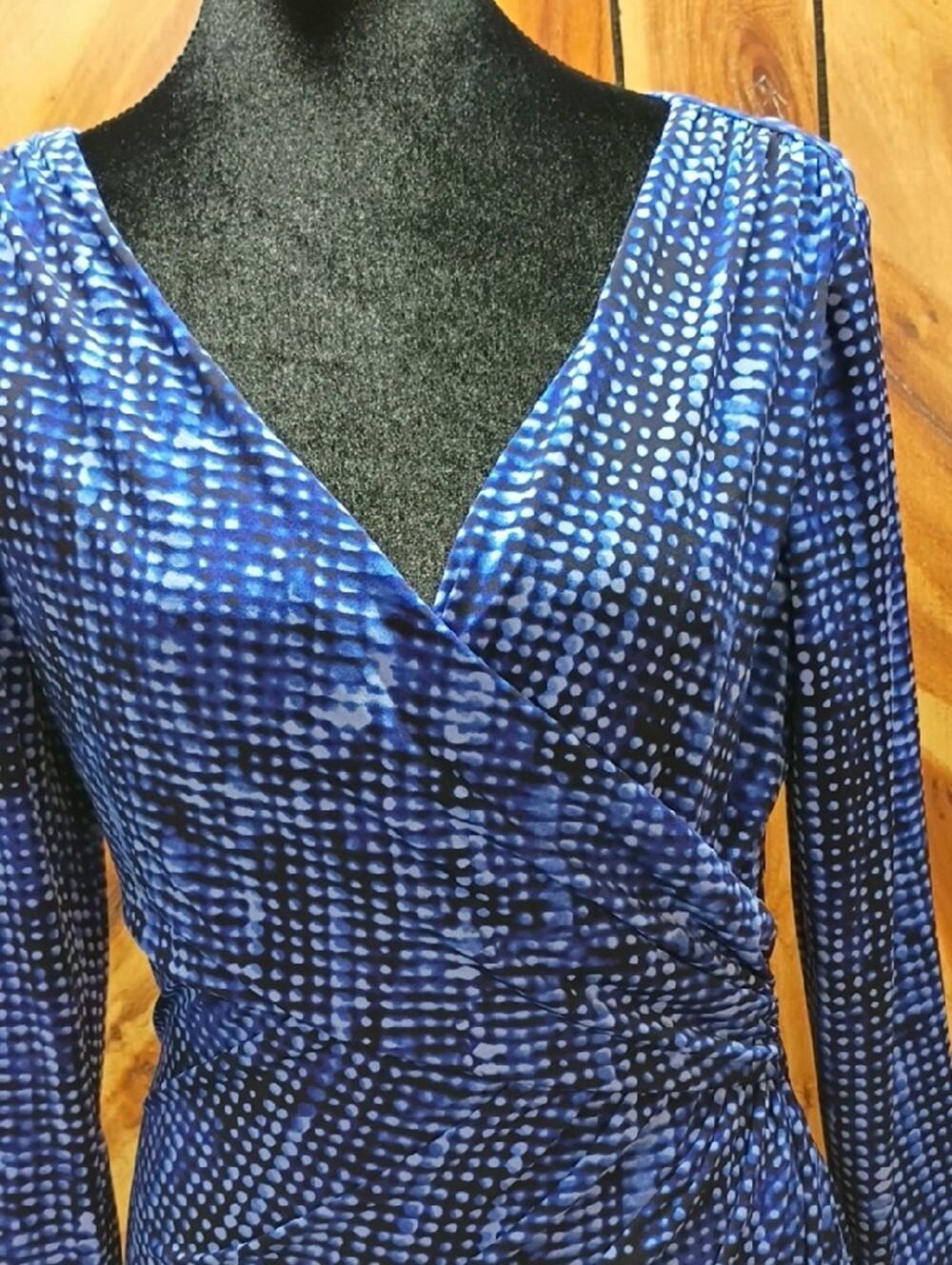 Lauren Ralph Lauren Blue Patterned Wrap-Style Midi Dress Size 8 - Picture 5 of 9